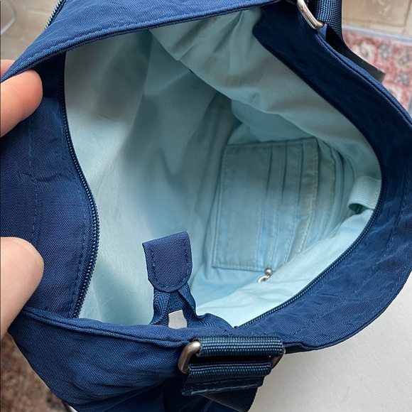 Baggallini Crossbody Travel Bag Pacific Stripe Nylon Large Size Messenger - Picture 6 of 14